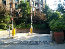 安徽省池州市貴池區(qū)臨湖路車牌識別一進一出